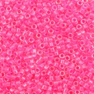Miyuki Perlen delica's 11/0 Luminous wild strawberry pink DB-2035