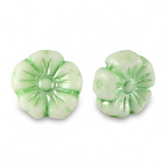 Böhmische Perlen Blume 9mm Paled green metallic-white