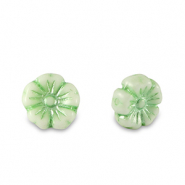 Böhmische Perlen Blume 7mm Paled green metallic-white