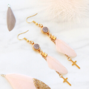 Schmucksets Pastellfarbenen Schmuck mit Federn