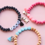 Schmucksets Armbänder und Schlüsselanhänger mit Holzperlen + Buchstabenperlen