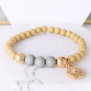 Schmucksets Schmuck mit einer botanischen Farbpalette