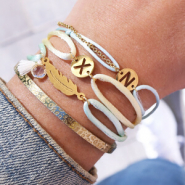 Schmucksets DIY: Erste Armbänder mit Satin Draht