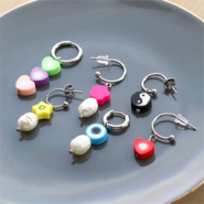 Schmucksets Fröhlichen Schmuck mit farbenfrohen Polymer-Perlen gestalten