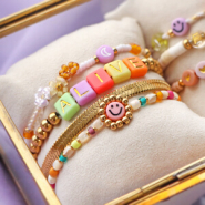 Schmucksets Inspirationen für Gute-Laune-Schmuck mit farbenfrohen Buchstabenperlen