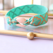 Schmuck machen: Sommer Armbänder mit Kauri Muscheln und Elastischem Band ♡ DIY