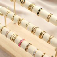 Schmucksets Stilvolle Schmuckdisplays mit Ringen