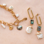 Schmucksets Mix & Match mit Perlmutt-Anhängern und Zwischenstücken