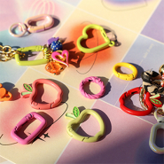 Schmucksets Farbige kleine Karabiner in Schmuckdesigns 