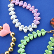 Schmucksets Schmuck mit Acrylperlen-Herzen gestalten