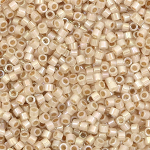 Miyuki Perlen delica's 11/0 Beige lined opal AB DB-1731