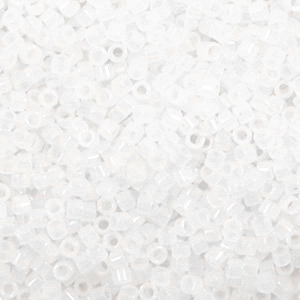 Miyuki Perlen delica's 11/0 Opal white DB-220