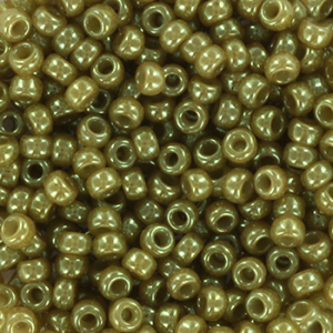 Miyuki Rocailles 8/0 Ceylon translucent celery green 8-2374