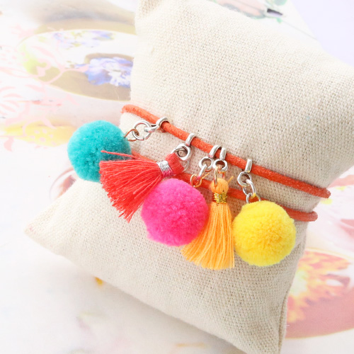 Summer Special! Bunte Pompom Anh&auml;nger in den sch&ouml;nsten Farben
