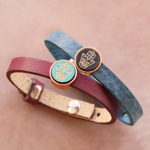 Winterschmuck mit Holz Cabochons, Cuoio Armb&auml;ndern und Macram&eacute; Band