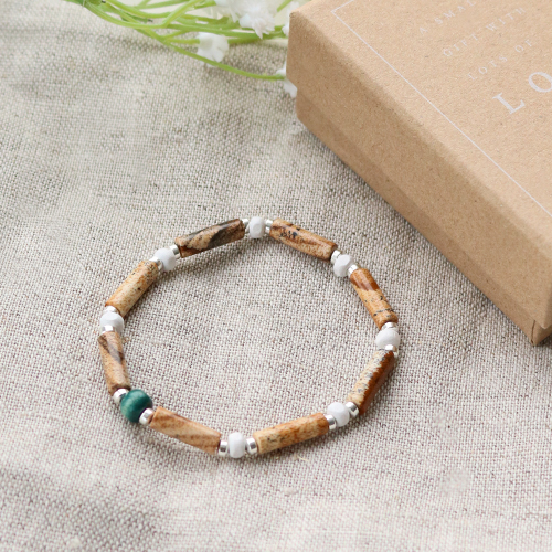 Beginnen Sie mit Holz Perlen und machen Sie sch&ouml;ne Armb&auml;nder
