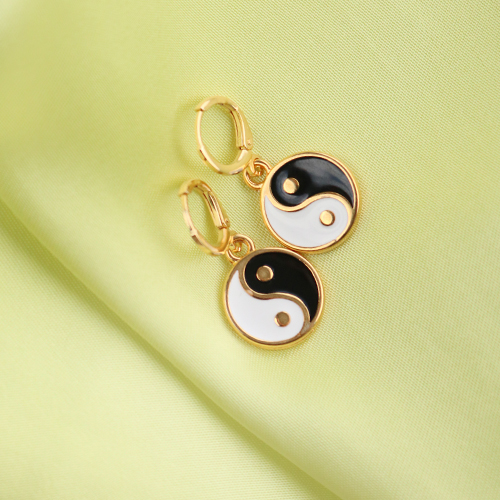 Inspiration f&uuml;r stilvollen und trendigen Schmuck mit DQ-Metallanh&auml;ngern und Perlen