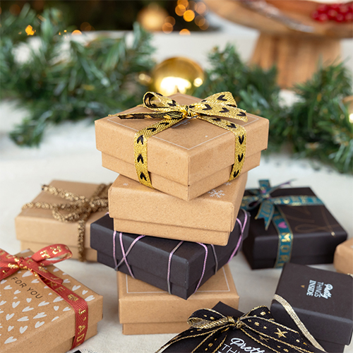 Festlichen Schmuck magisch verpacken