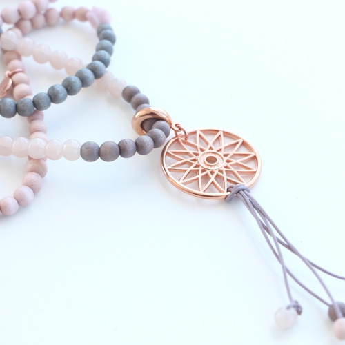Diese Natur Sch&ouml;nheiten aus Holzperlen und Jade Naturstein Perlen sind wieder super sch&ouml;n um selbst Schmuck zu machen!