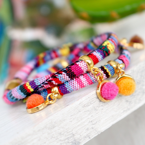 Mega trendy ist unser sch&ouml;ner Schmuck mit dem Hype Pompom Anh&auml;nger! 