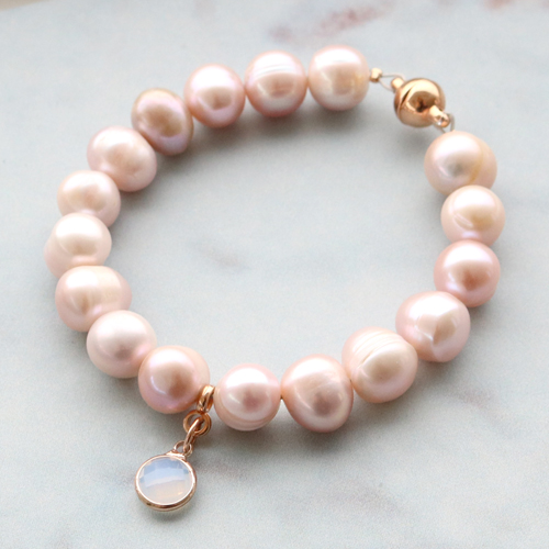 Schicke Ohrringe & Armb&auml;nder aus S&uuml;sswasserperlen