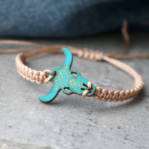 Mit diesen sch&ouml;nen Anh&auml;ngern aus Holz und Acryl machen Sie Schmuck mit einem besonderen Western Boho Look