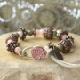 Schmuck aus TQ Metall mit einem klassischen Look