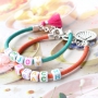 Farbenreicher Schmuck und Schl&uuml;sselanh&auml;nger aus DQ Leder personalisiert mit Buchstabenperlen