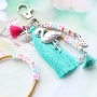 Farbenreicher Schmuck und Schl&uuml;sselanh&auml;nger aus DQ Leder personalisiert mit Buchstabenperlen