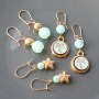 Schmuck in mintgr&uuml;nen T&ouml;nen von Polaris Elements Perlen mit goldenen Details 