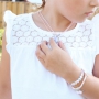 Fr&ouml;hlicher Kinderschmuck und Armb&auml;nder mit farbigem Einhorn