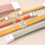 Machen Sie ausgefallene Armb&auml;nder mit unserer neuen Kollektion flach DQ Leder!