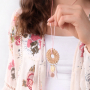 Festival Schmuck Inspiration mit Federn und bunten Rotan Anh&auml;ngern