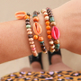 Armb&auml;nder mit einem Strandthema aus Holzperlen 