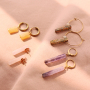 DIY: Herstellung von Ohrringen und Halsketten aus Halbedelsteinperlen