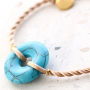 Sehen Sie hier, wie Sie sch&ouml;ne Ohrringe und Armb&auml;nder mit Naturstein Disc Anh&auml;ngern herstellen