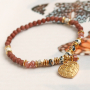 Sie k&ouml;nnen diesen einzigartigen Schmuck mit Naturstein Perlen und Artistic Wire herstellen: