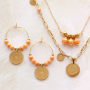 Sie k&ouml;nnen diesen trendigen Schmuck mit den Birth Flower-Anh&auml;ngern herstellen: