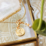 Inspiration f&uuml;r stilvollen und trendigen Schmuck mit DQ-Metallanh&auml;ngern und Perlen