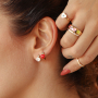 Kombinieren Sie diese bunten Ringe und Ohrringe mit handgefertigtem Schmuck