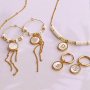 Designen Sie personalisierten Schmuck mit edelstahlgefassten Perlmuttanh&auml;ngern
