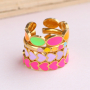 Schmuck mit Neon-Trendartikeln gestalten