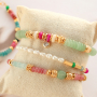 So gestalten Sie eine Armbandkollektion mit Natursteinperlen