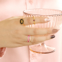 Kreative Ringdekoration auf Samtdisplays