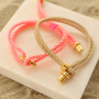 Aus Kordeln trendige Armb&auml;nder kreieren