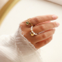 Ringe und Halsketten mit Anh&auml;ngern aus Kristallglas gestaltet