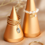 Ringe und Halsketten mit Anh&auml;ngern aus Kristallglas gestaltet