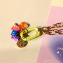 Ideen zu trendigem Schmuck mit farbigen kleinen karabinern 
