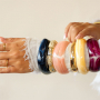 Resin trifft Metall im Armband-Look