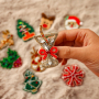 Mix & Match: Perlenbroschen in festlichen Designs